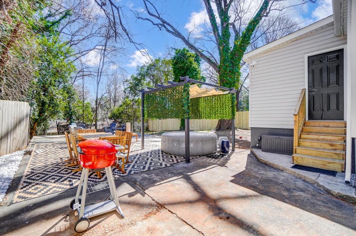 Cozy House W Hot Tub & Big Yard Charlotte Exterior photo